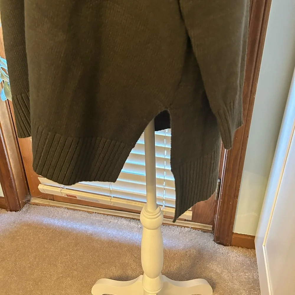 Torrid V-Neck Long Sleeve Pullover Sweater